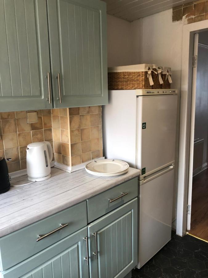 Cheerful 3 Bedroom home in Wigan - Ince - sleeps 7 Buitenkant foto